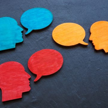 Wie Menschen ihre Akzente ändern – jetzt.  Unterstützt von Northrop Grumman