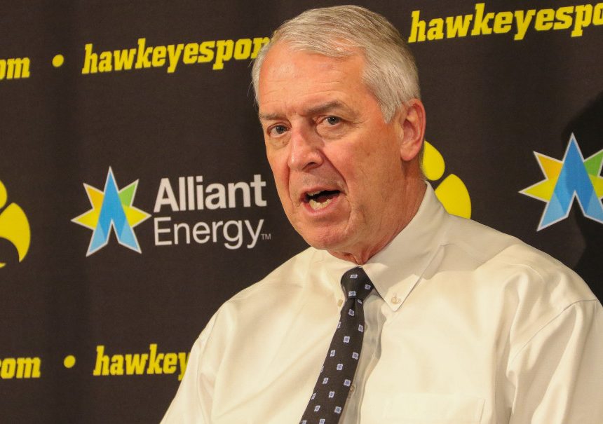 Gary Barta spricht über die laufenden Veränderungen in der College-Leichtathletik