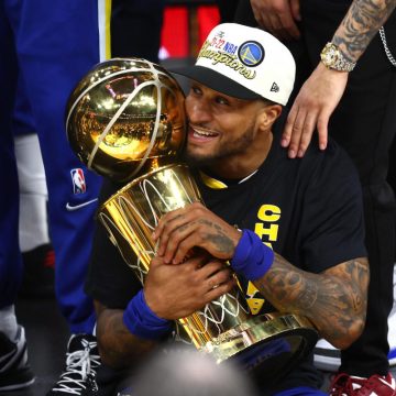 Guard und Portland Trail Blazers einigen sich auf einen Dreijahresvertrag über 28 Millionen US-Dollar