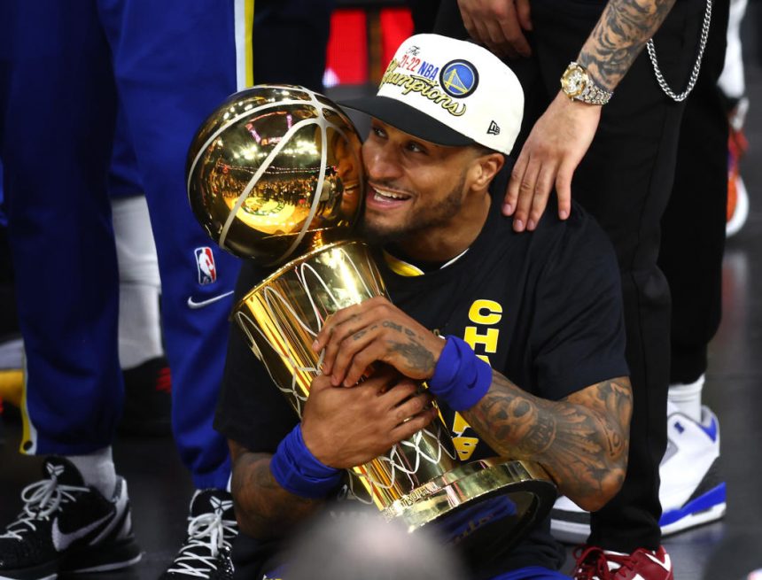 Guard und Portland Trail Blazers einigen sich auf einen Dreijahresvertrag über 28 Millionen US-Dollar