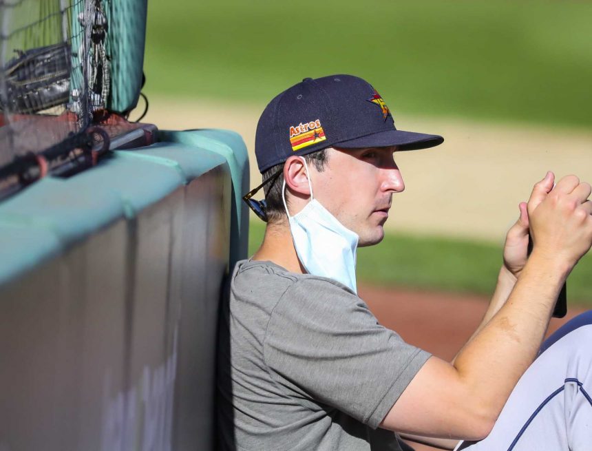 Der vierte Trainer des Astros fällt aufgrund von Gesundheits- und Sicherheitsprotokollen aus Der vierte Trainer des Astros fällt aufgrund von Gesundheits- und Sicherheitsprotokollen aus