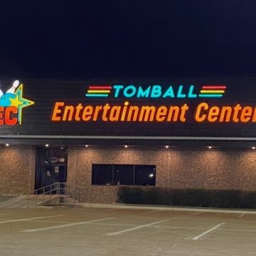 Tomball Bowl ändert seinen Namen in Tomball Entertainment Center
