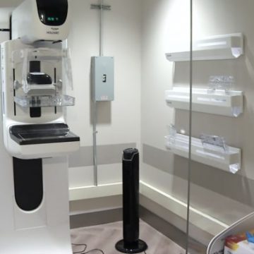 Das Gesundheitszentrum organisiert Mammographien vor Ort, damit vielbeschäftigte Patientinnen eine jährliche Untersuchung durchführen können