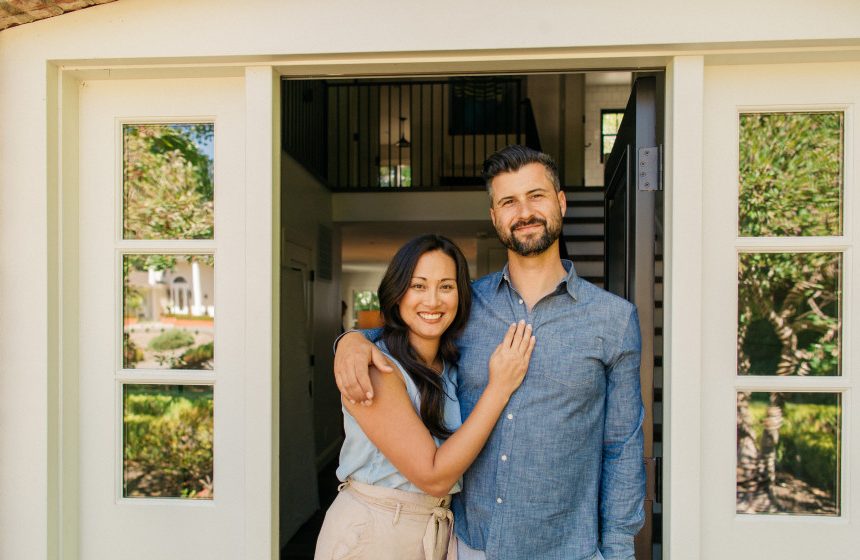 Wie Sie Ihr aktuelles Haus verkaufen und gleichzeitig auf ein neues Gebäude upgraden Wie Sie Ihr aktuelles Haus verkaufen und gleichzeitig auf ein neues Gebäude upgraden