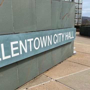 Redner sprechen auf der Sitzung des Stadtrats von Allentown über die Notwendigkeit, ARPA-Gelder für Unterhaltung und Tourismus einzusetzen |  Lehigh Valley Regionalnachrichten