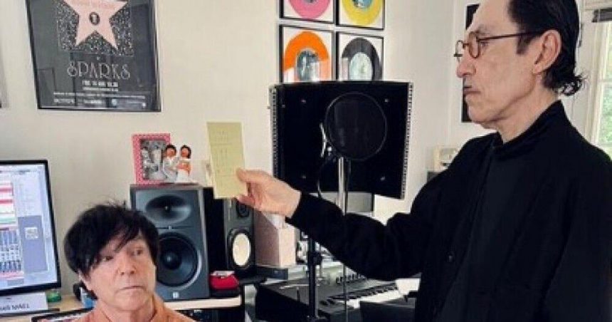 Sparks betritt das Studio, um mit der Arbeit an einem neuen Album zu beginnen – Inside NoVA
