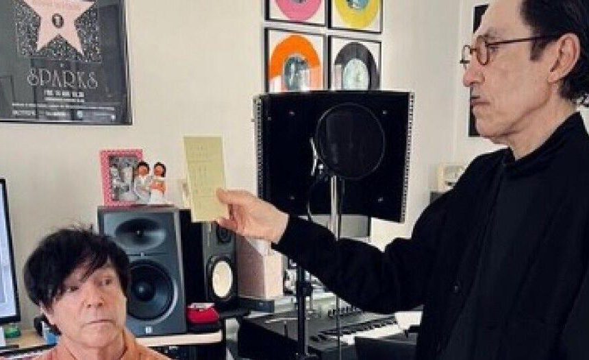 Sparks betritt das Studio, um mit der Arbeit an einem neuen Album zu beginnen – Inside NoVA