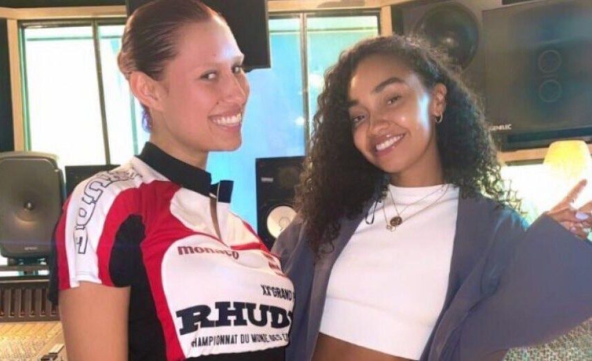Leigh-Anne Pinnock von Little Mix betritt das Studio mit RAYE – Inside NoVA