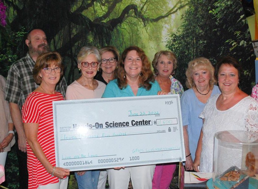 GFWC spendet über 11.000 US-Dollar an das Hands-on Science Center – Tullahoma News and Guardian