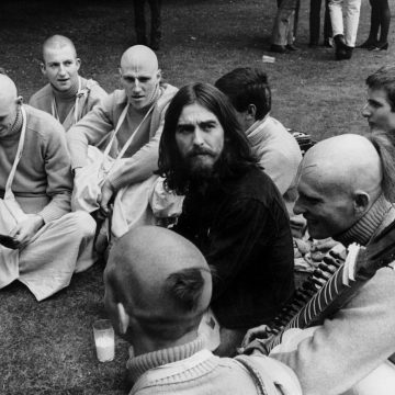 Die Frau von George Harrison sagt, der gegenwärtige Zustand der Welt würde ihn beschämen