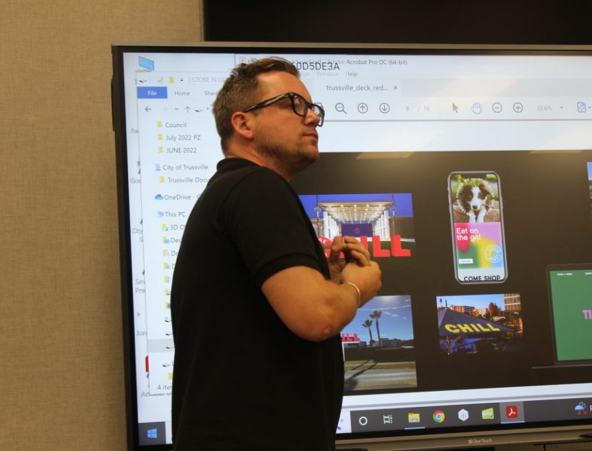 Der Rat von Trussville erörtert die Umbenennung des Unterhaltungsviertels von Trussville