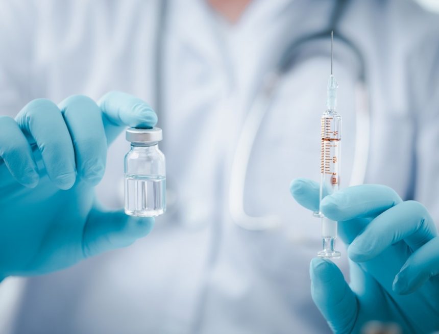 Wie könnten sich die bei der aktuellen Affenpockenvirus-Epidemie beobachteten genetischen Unterschiede auf die durch VACV-Impfstoffe induzierten Immunantworten auswirken?