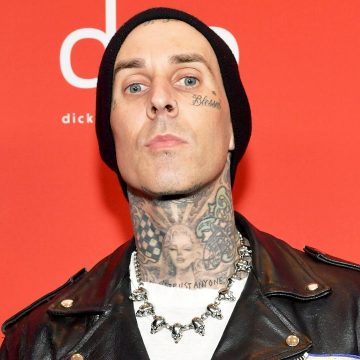 Travis Barker bricht das Schweigen inmitten eines Krankenhausaufenthalts wegen „lebensbedrohlicher“ Pankreatitis
