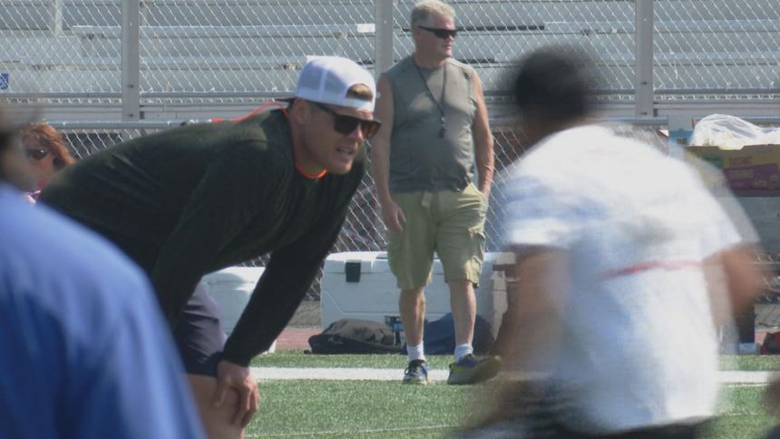 Chris Kuper, ehemaliger Lineman der NFL und aktueller Coach der Vikings, kehrt für das jährliche Camp nach Anchorage zurück