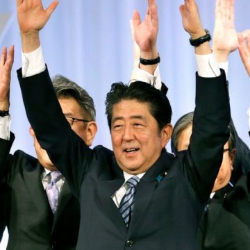 Abes kompliziertes Vermächtnis spielt für Japans derzeitigen Premierminister eine große Rolle