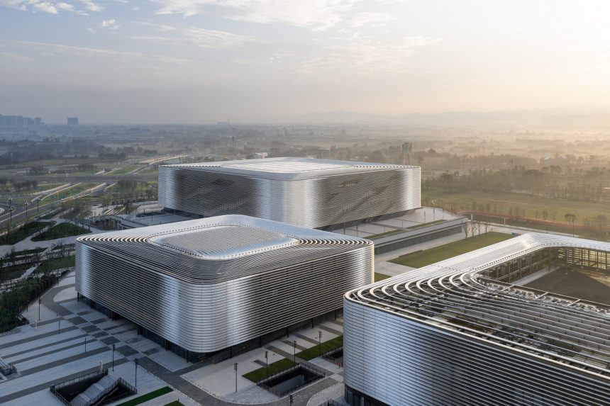 Dong’an Lake Sports Center / gmp Architekten