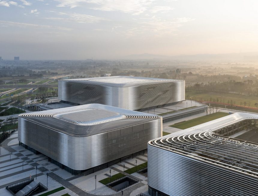 Dong’an Lake Sports Center / gmp Architekten