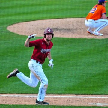 Andrew Eyster macht einen schnellen Übergang zum Leben nach dem Sport – University of South Carolina Athletics