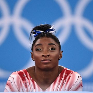 Der olympische Zusammenbruch von Biles veranlasst Stars, mit ihrer psychischen Gesundheit an die Öffentlichkeit zu gehen