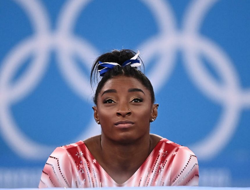 Der olympische Zusammenbruch von Biles veranlasst Stars, mit ihrer psychischen Gesundheit an die Öffentlichkeit zu gehen