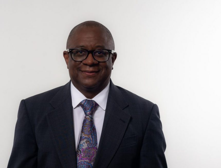 Treffen Sie den Chief Diversity Officer von UConn Health, Jeffrey F. Hines, MD Treffen Sie den Chief Diversity Officer von UConn Health, Jeffrey F. Hines, MD