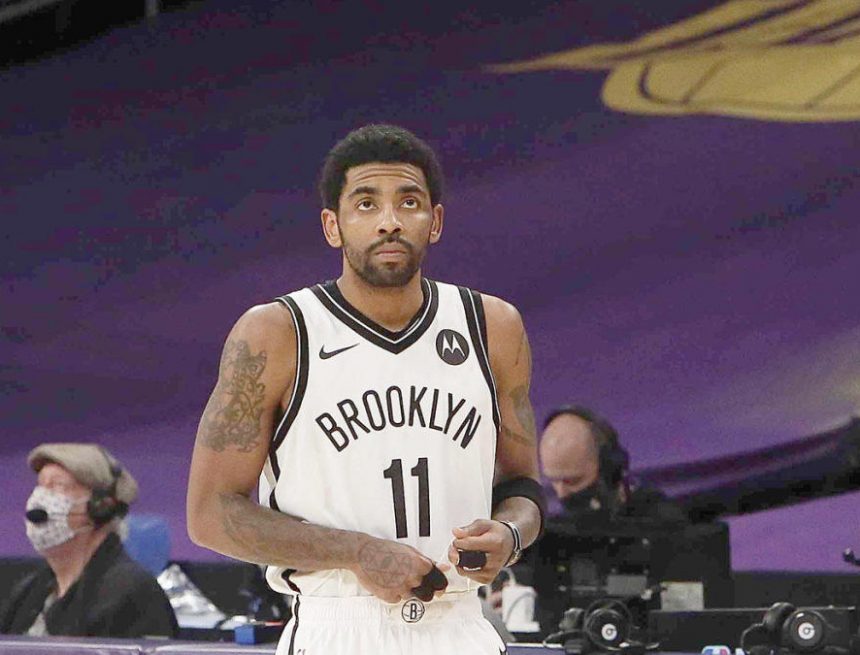 Kyrie Irvings Schatten hängt über den Lakers, nachdem das Team eine bizarre Reihe von Schritten unternommen hat, um die freie NBA zu eröffnen