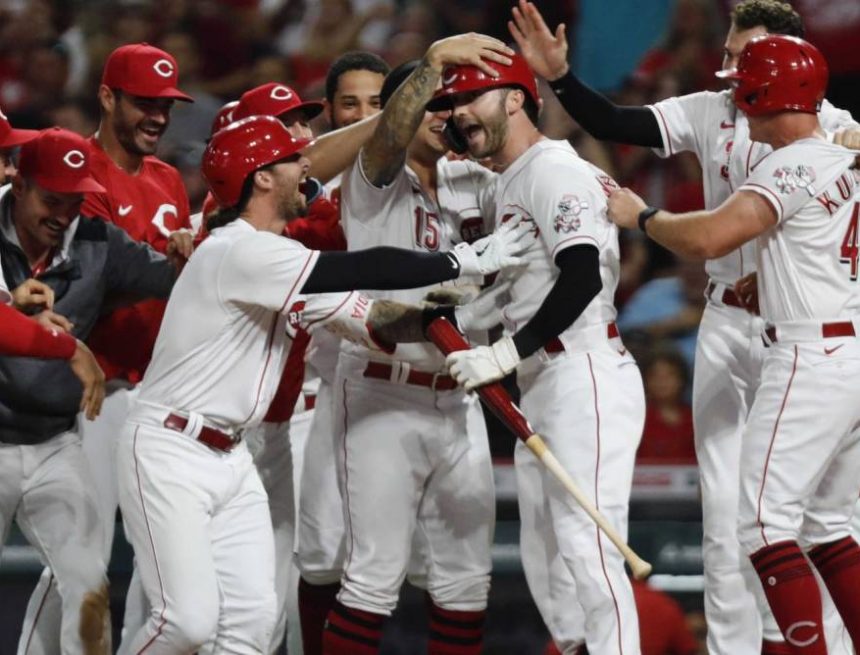 Walk-Off Balk in Runde 10 bringt den Roten den Sieg über die Strahlen