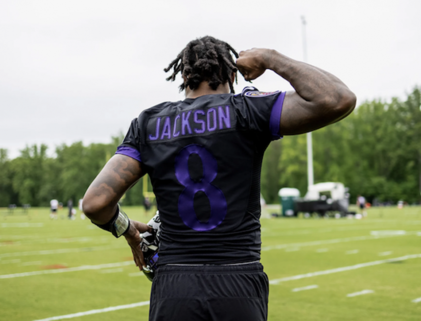 Ravens QB Lamar Jackson postet Trainingsvideo und wirft lange Pässe