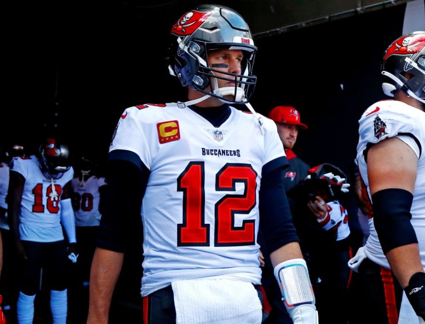 Michelle Beadle zerreißt den von Tom Brady gemeldeten massiven Fox-Vertrag Michelle Beadle zerreißt den von Tom Brady gemeldeten massiven Fox-Vertrag