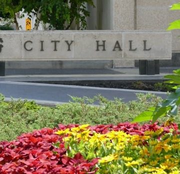 Neue Gesichter, ehemalige und aktuelle Ratsmitglieder melden sich an, wenn die Registrierung für das Rennen des Stadtrats von Winnipeg beginnt